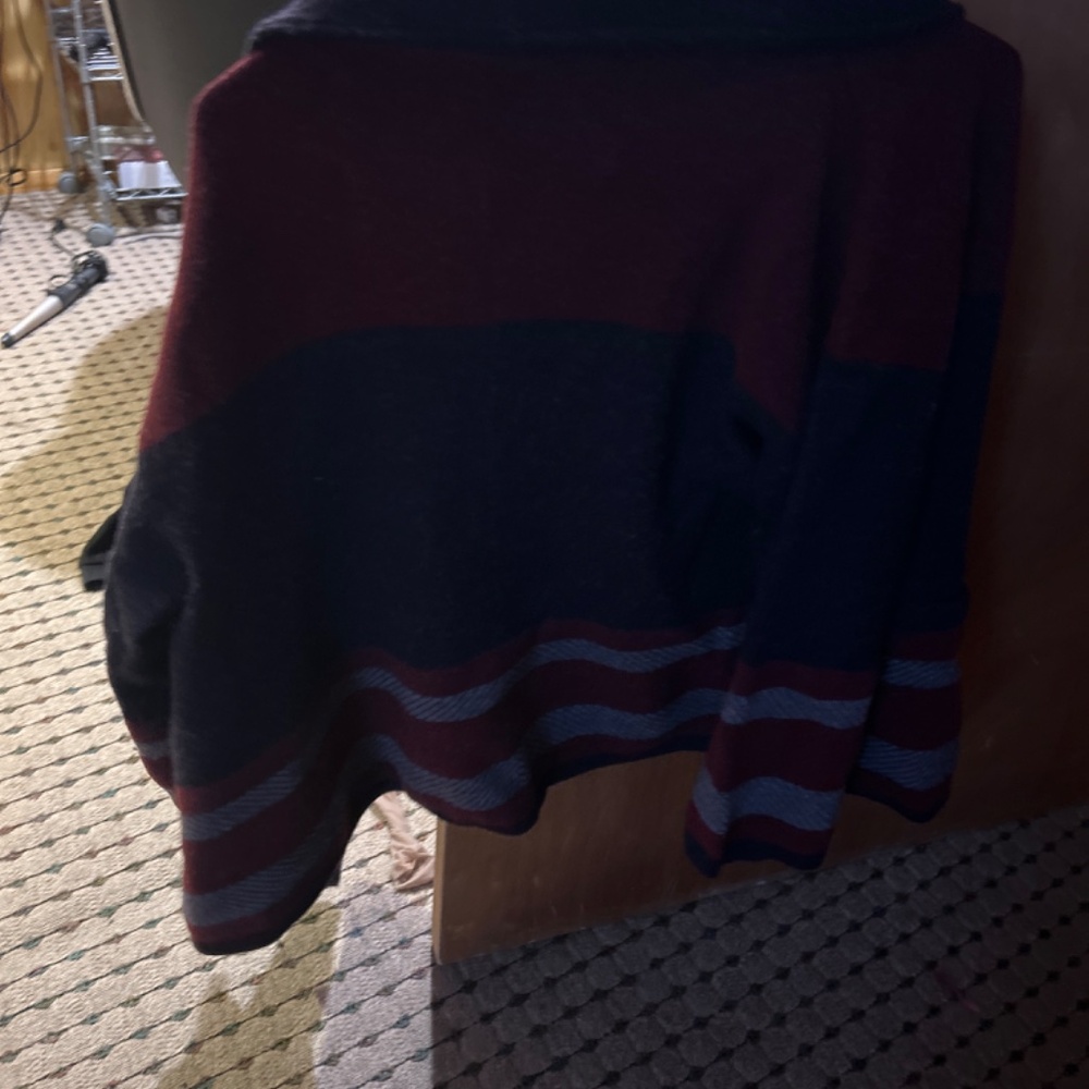 Burberry Sweater - Picture 3 of 3